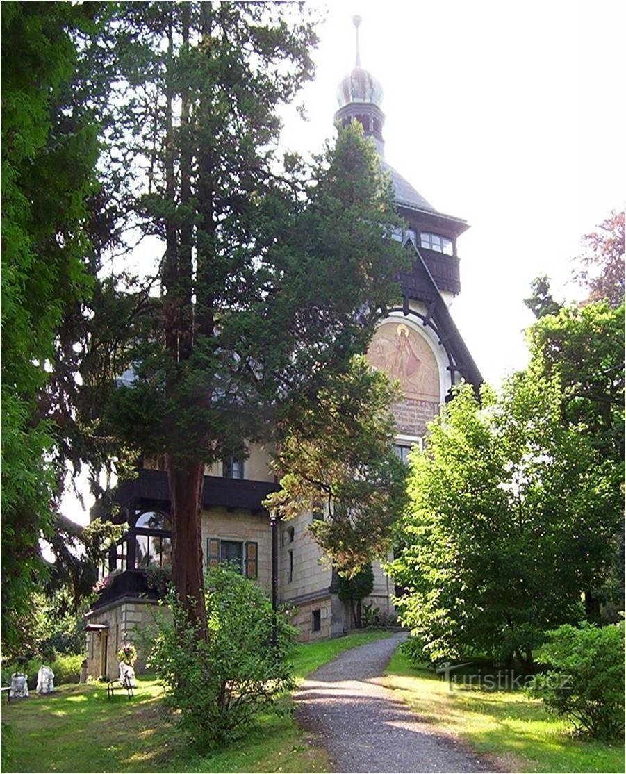 La villa di Hrubá Skála-Rezníček-sede di OÚ-Foto: Ulrych Mir.