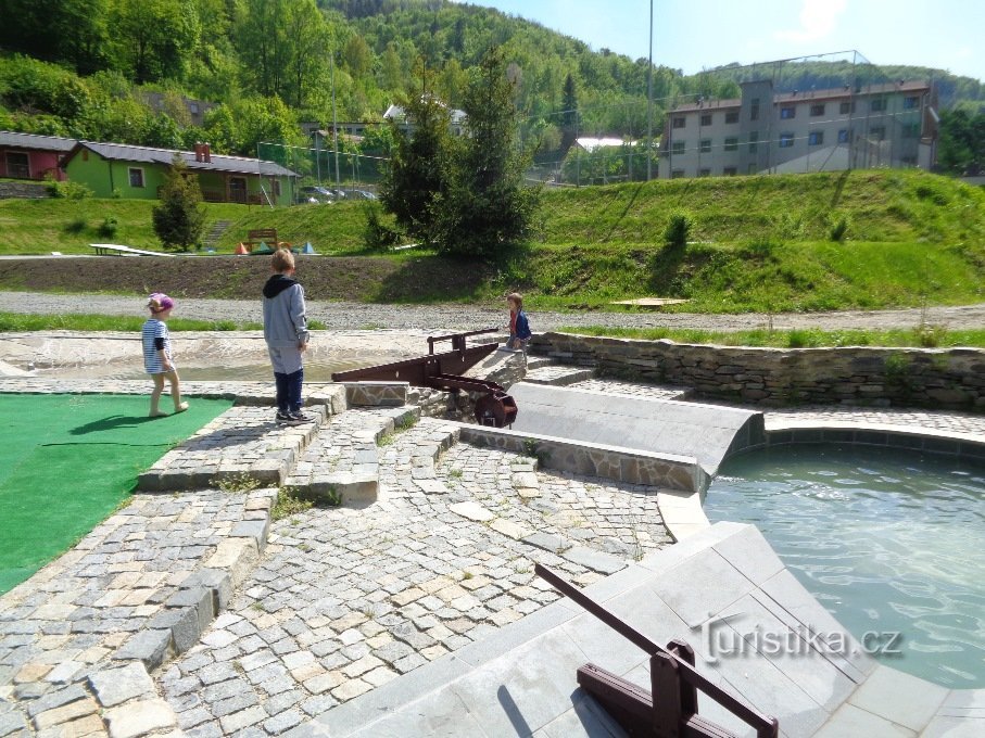 Hrubá Voda-Kinderpark van Hrubíka de elf