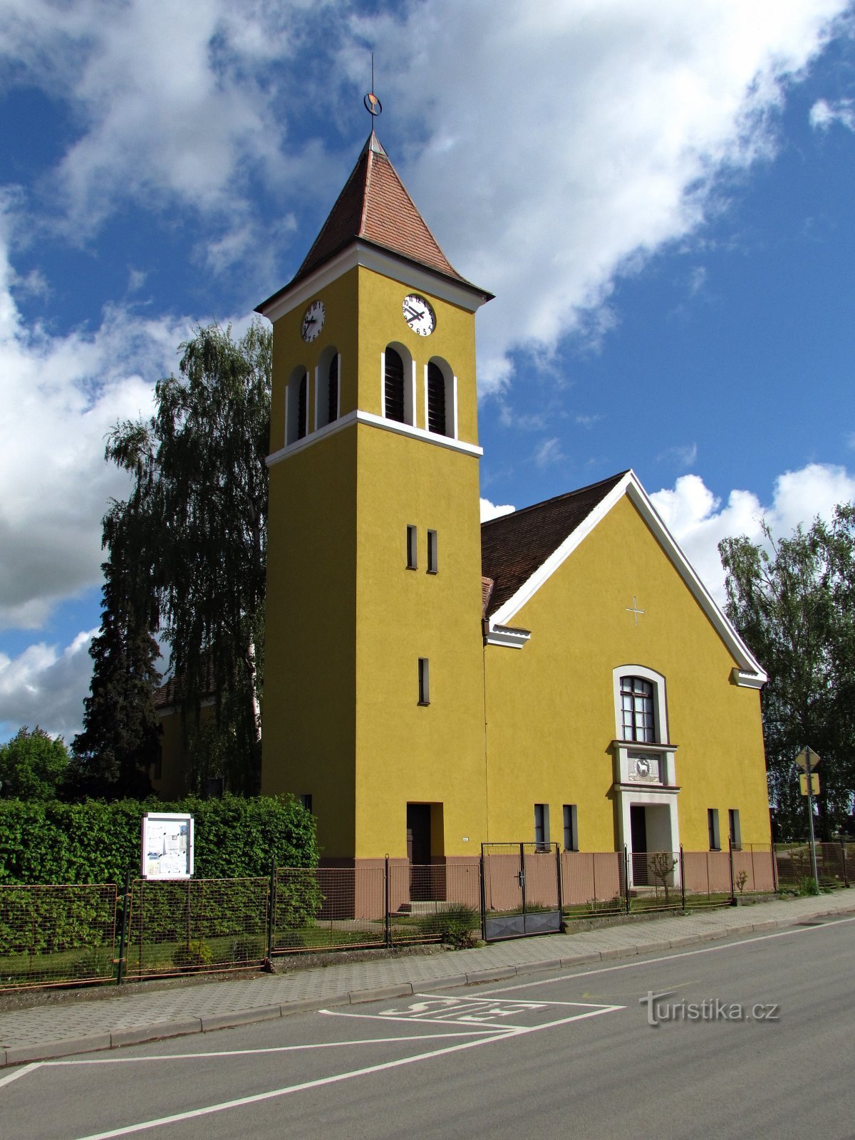 Hrubá Vrbka - nhà thờ Tin lành