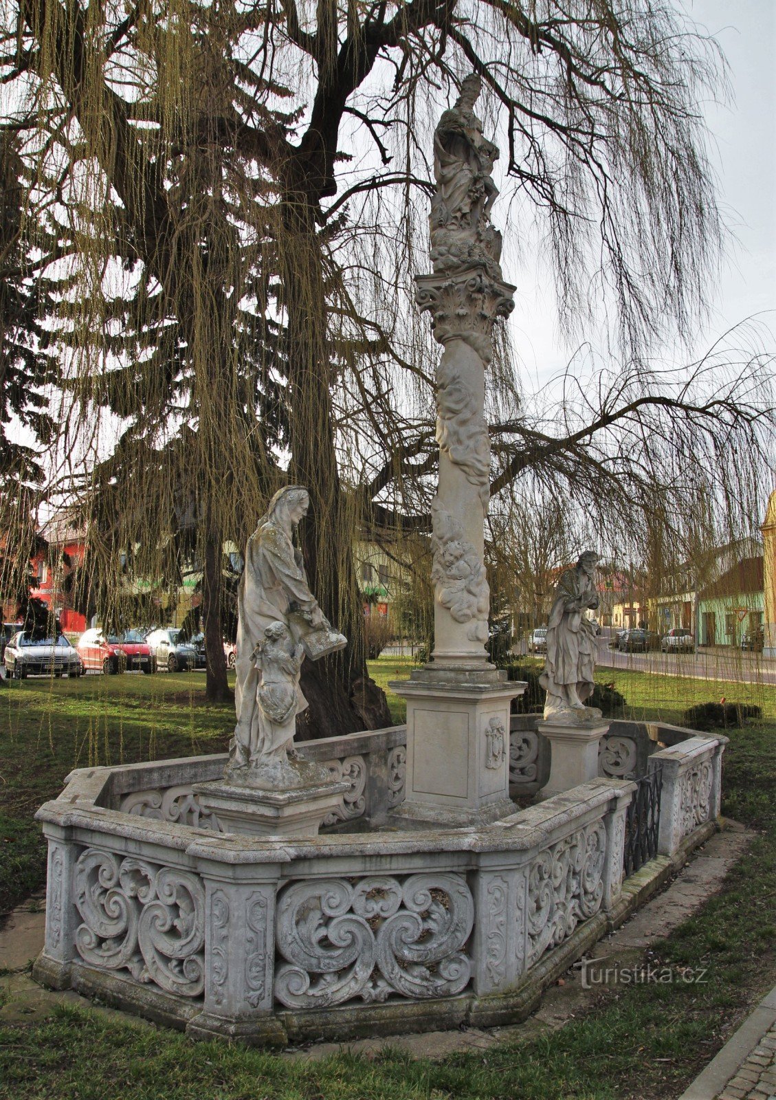 Hrušovany nad Jevišovkou - Heliga treenighetsstatyn