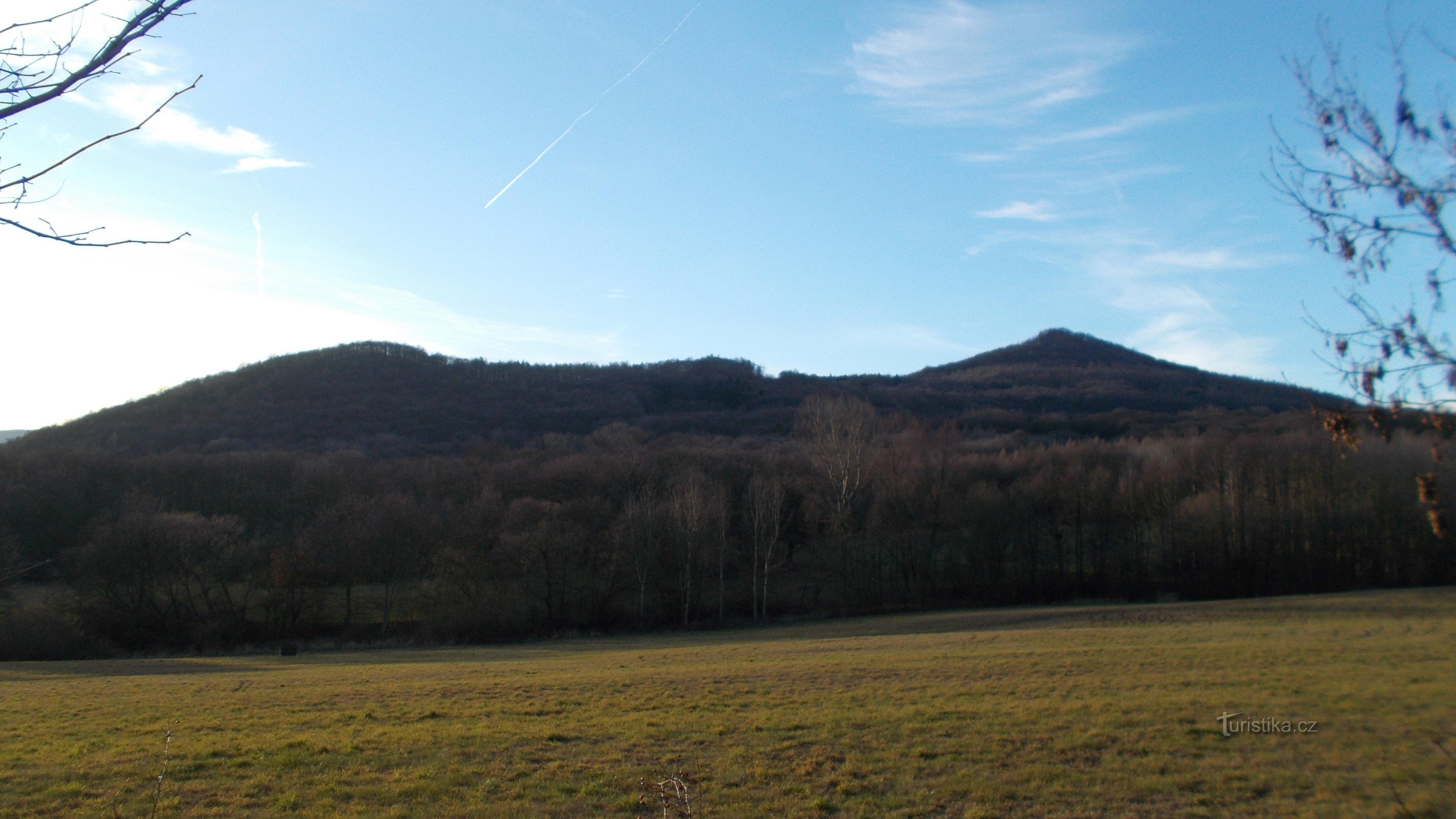 Hrušovský vrch en Kletečná.