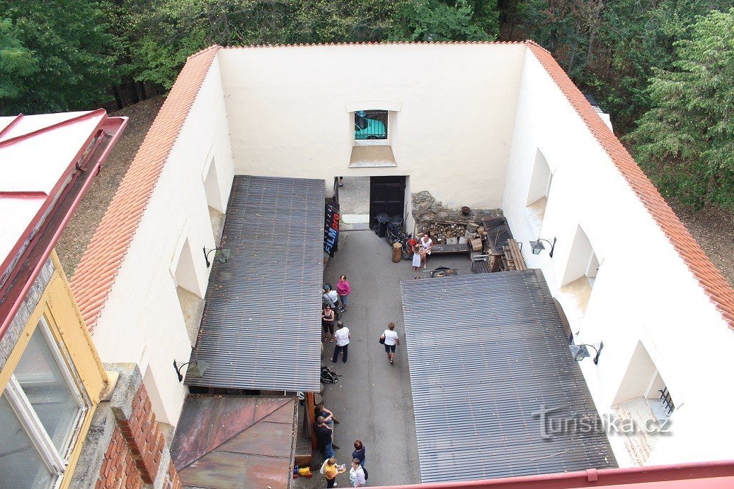 Hůrka, vista da torre de observação para o restaurante