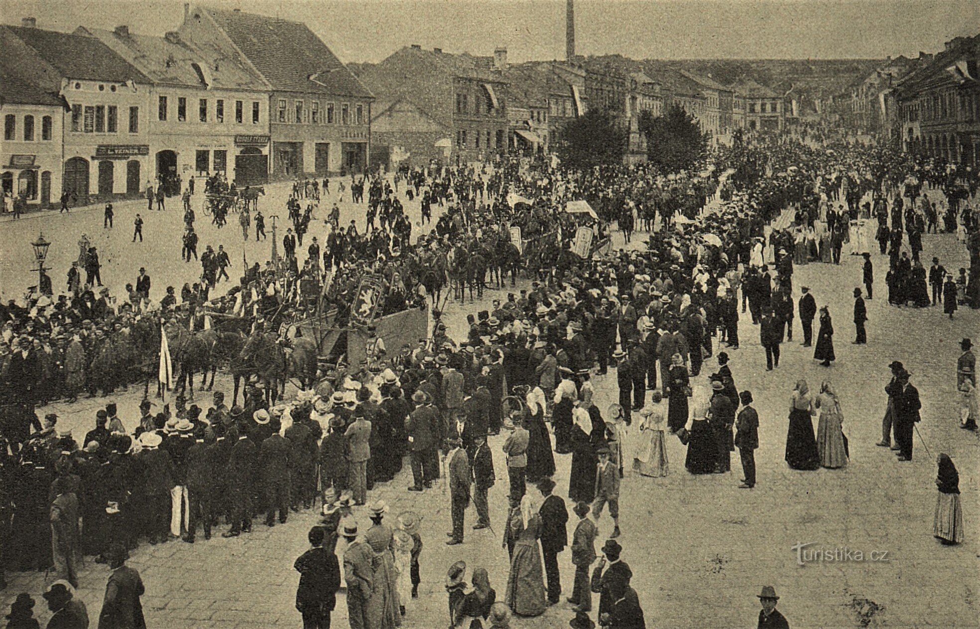 Husitska proslava v Hořicah leta 1903