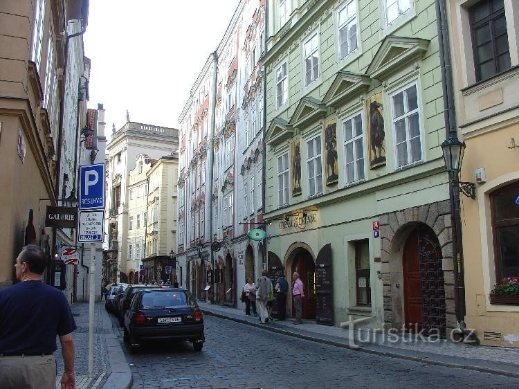 Husova gatan