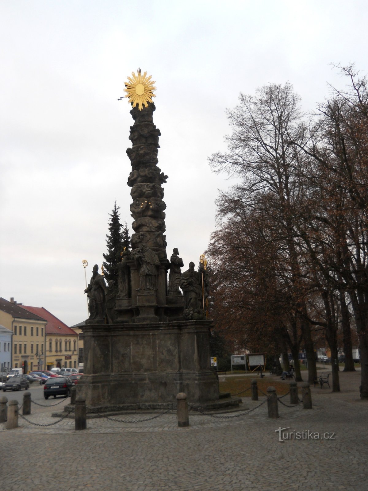 Husovo náměstí - plague column