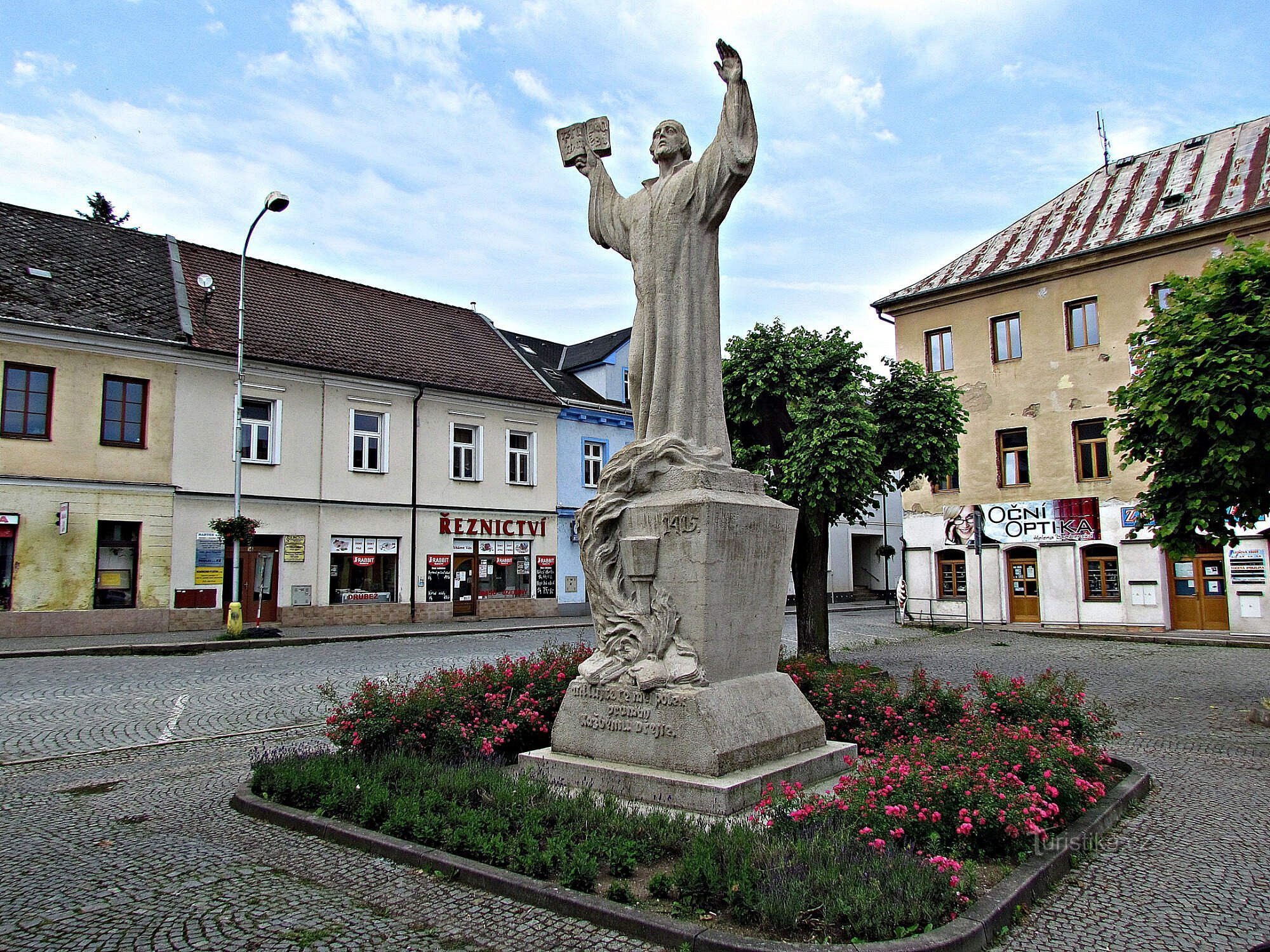 Husovo náměstí u Ledču nad Sázavou