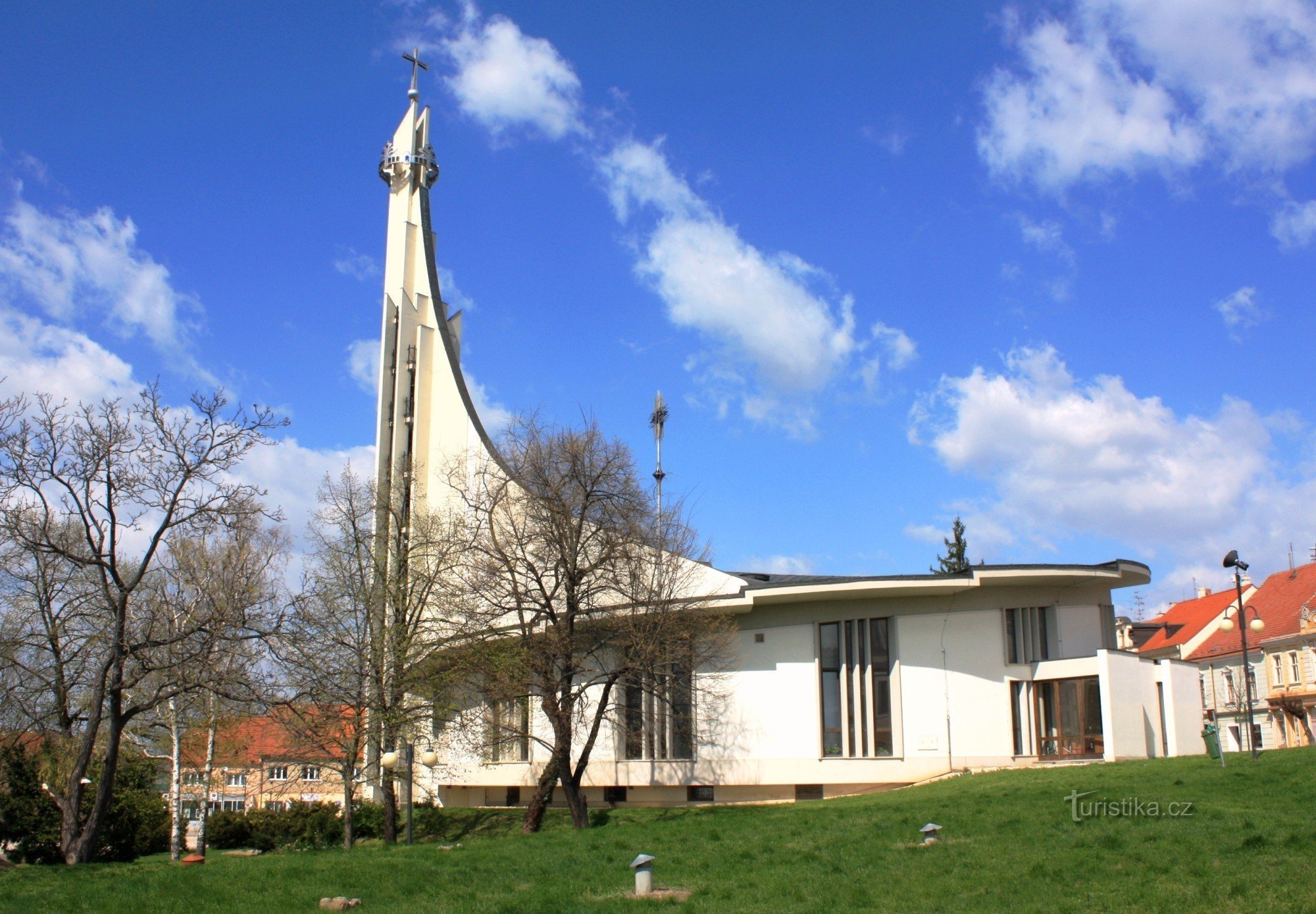 Hustopeče - kyrkan St. Wenceslas och St. Agnes Česká