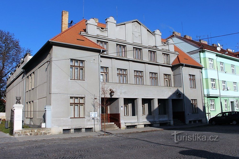 Coro de Hus, frente