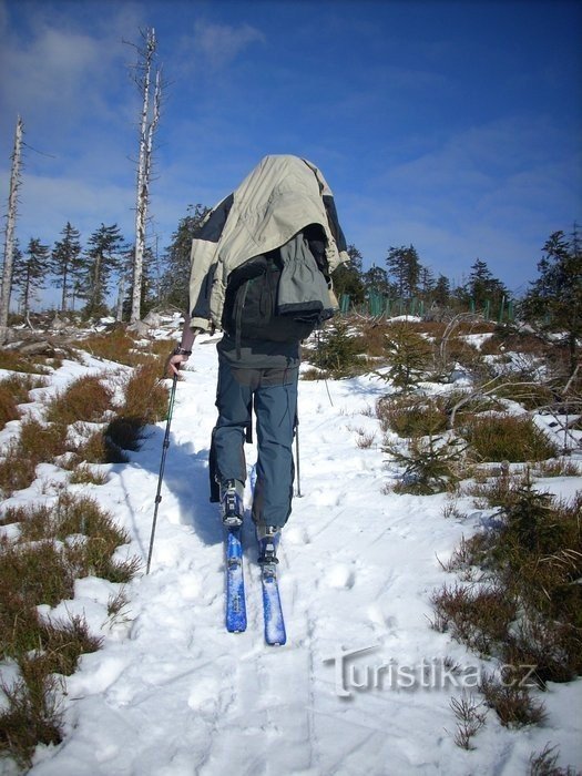 Incluso en la cresta hay poca nieve en algunos lugares.