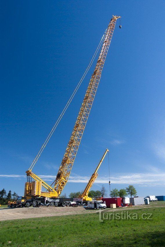 Même la grue était colossale