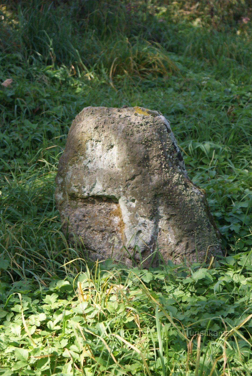 II. krzyż kamień