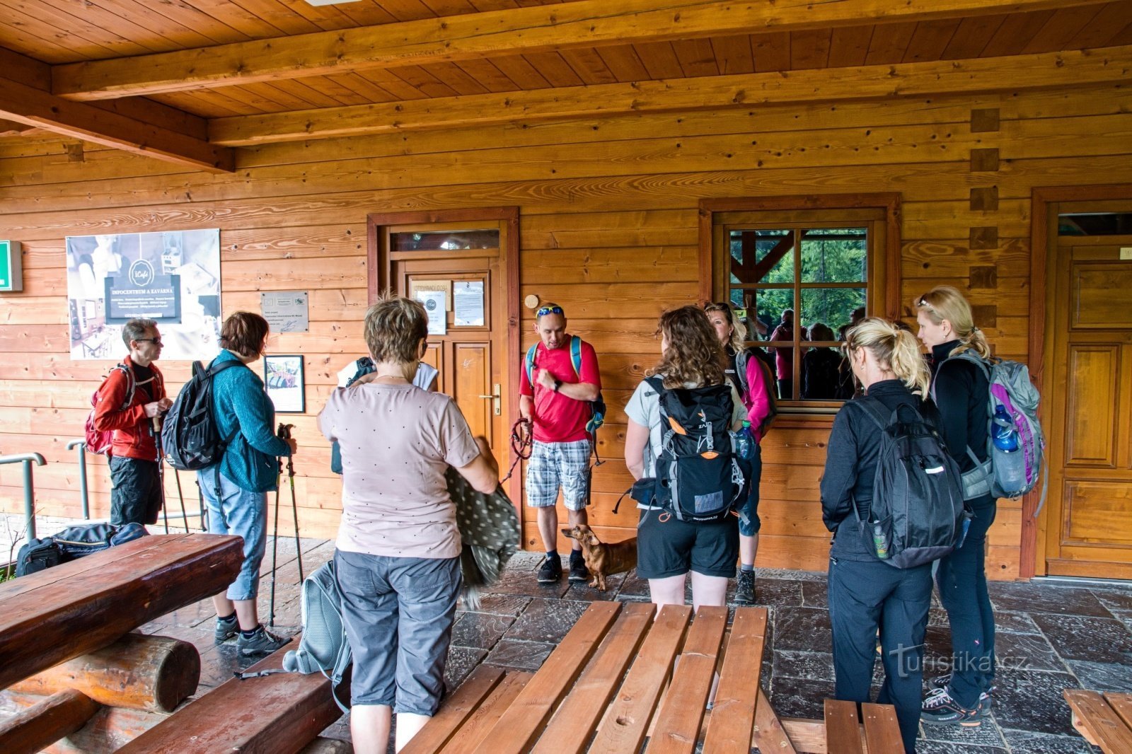 Informacijski centar u Dolní Lomná Sastanak s vodičem i početak rute.