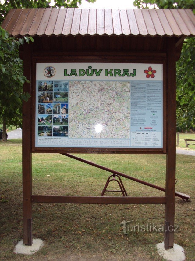 Ladova régió információs táblája