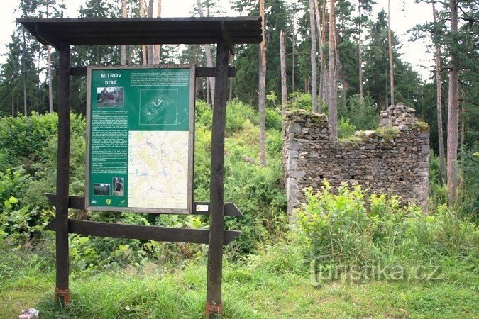 Panneau d'information au château de Mitrov