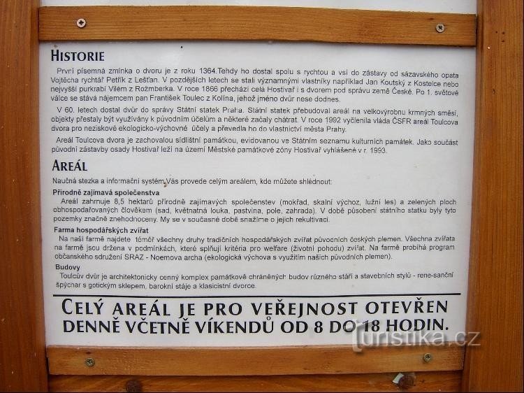History information board: information board at the entrance to Toulcov Dvor.