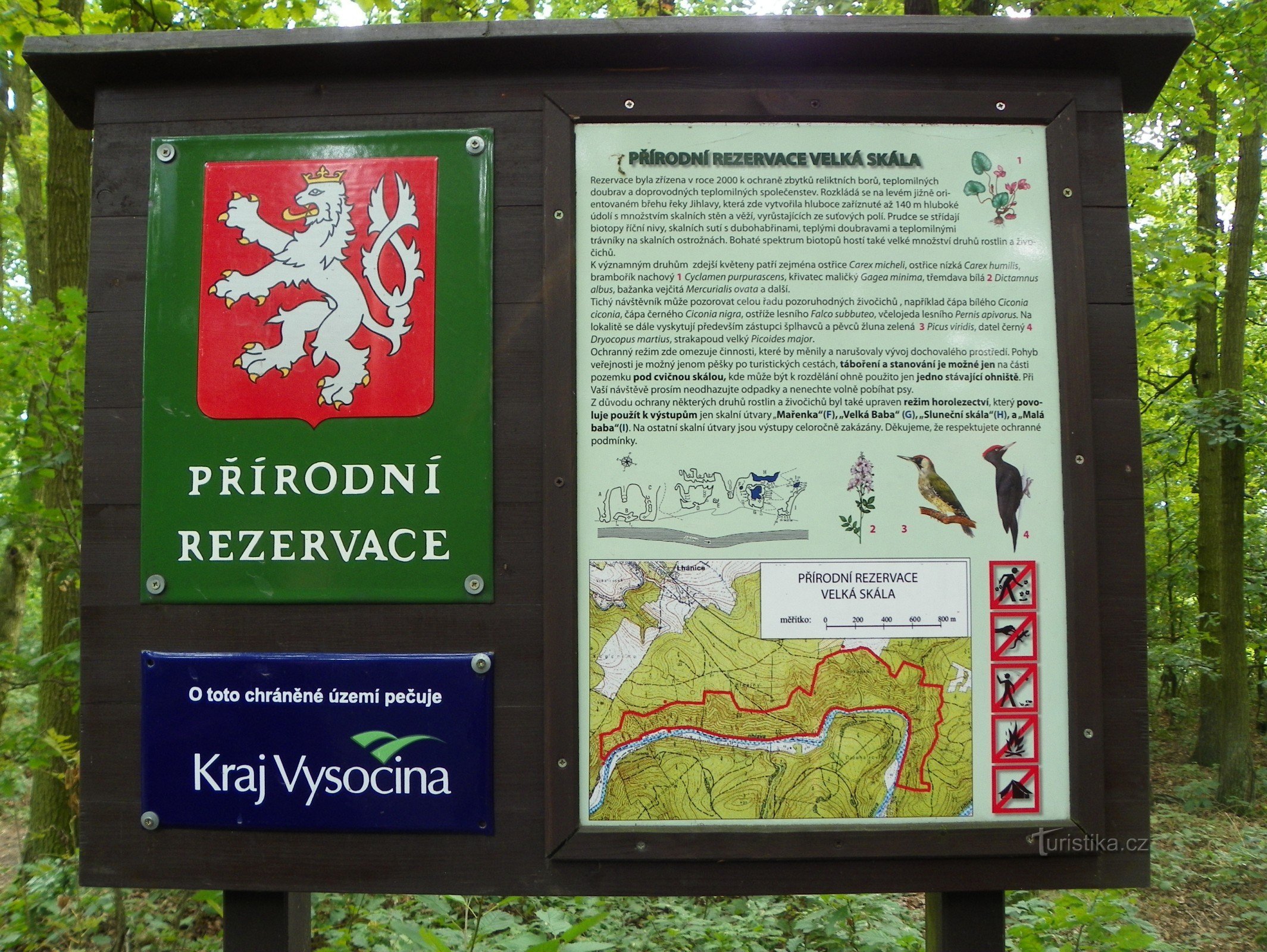 Information board at the turnoff to Velká skála