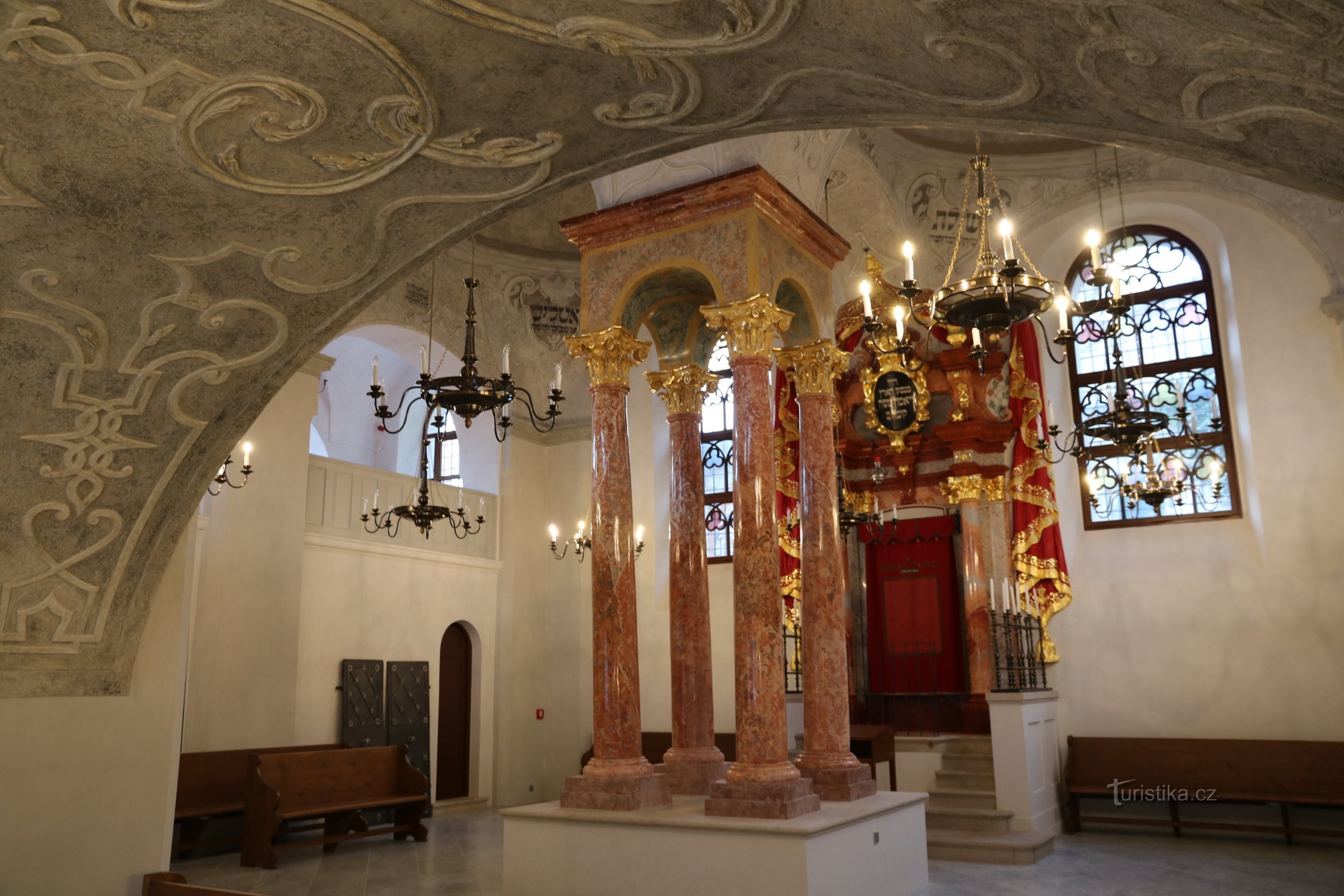 Interieur van de Boven-synagoge in Mikulov