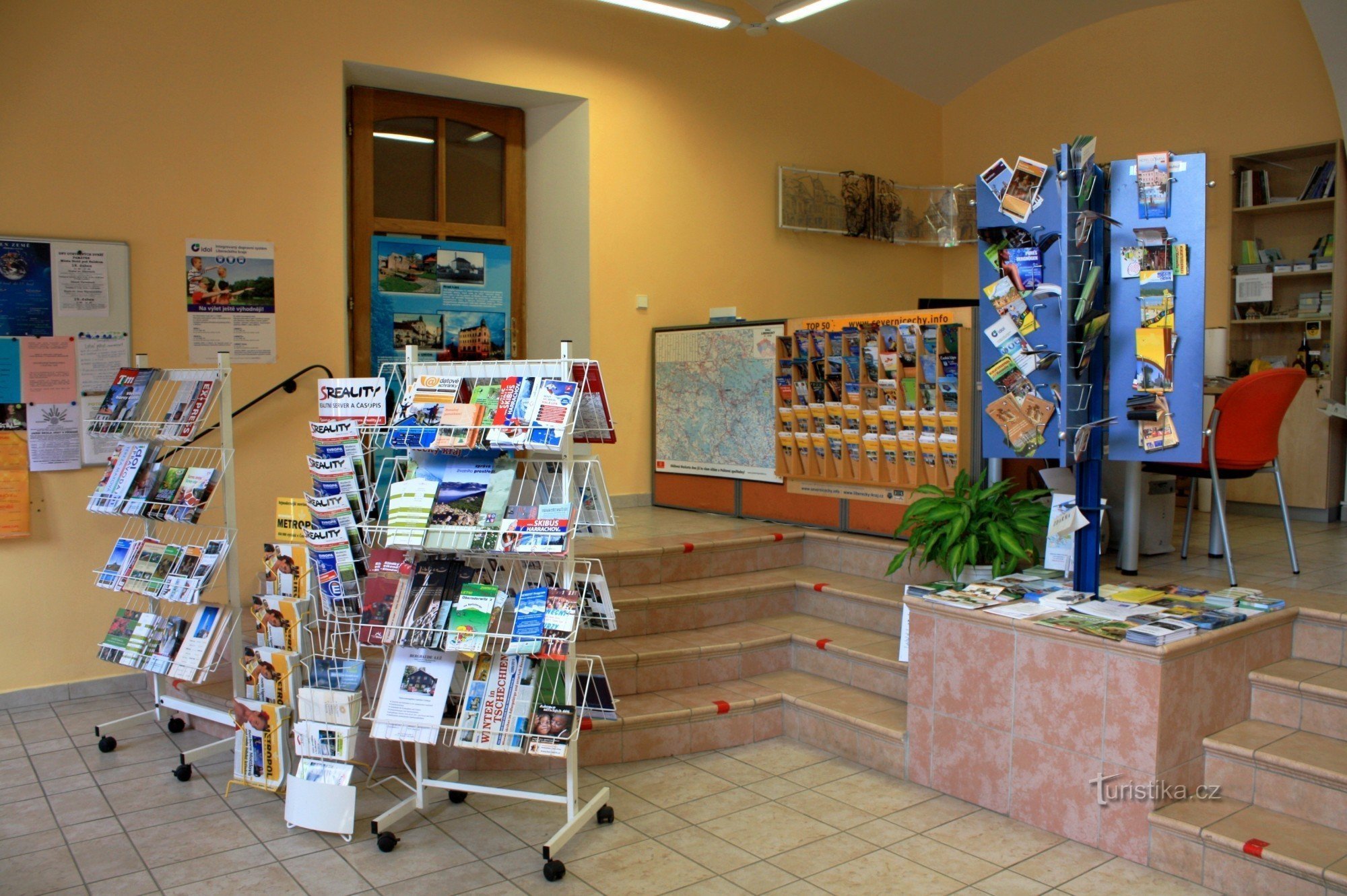 Interiorul centrului de informare