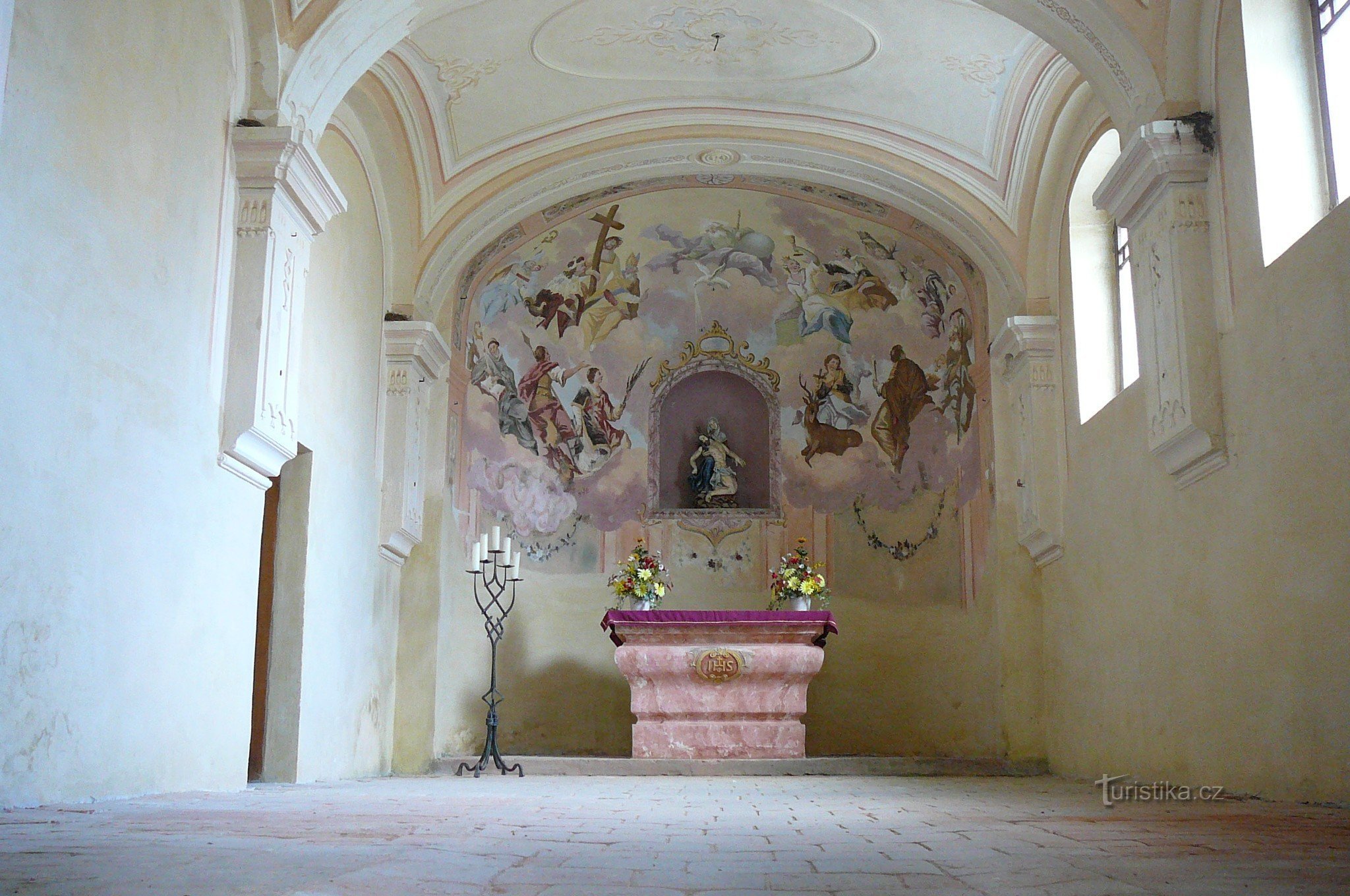 interior de la capilla