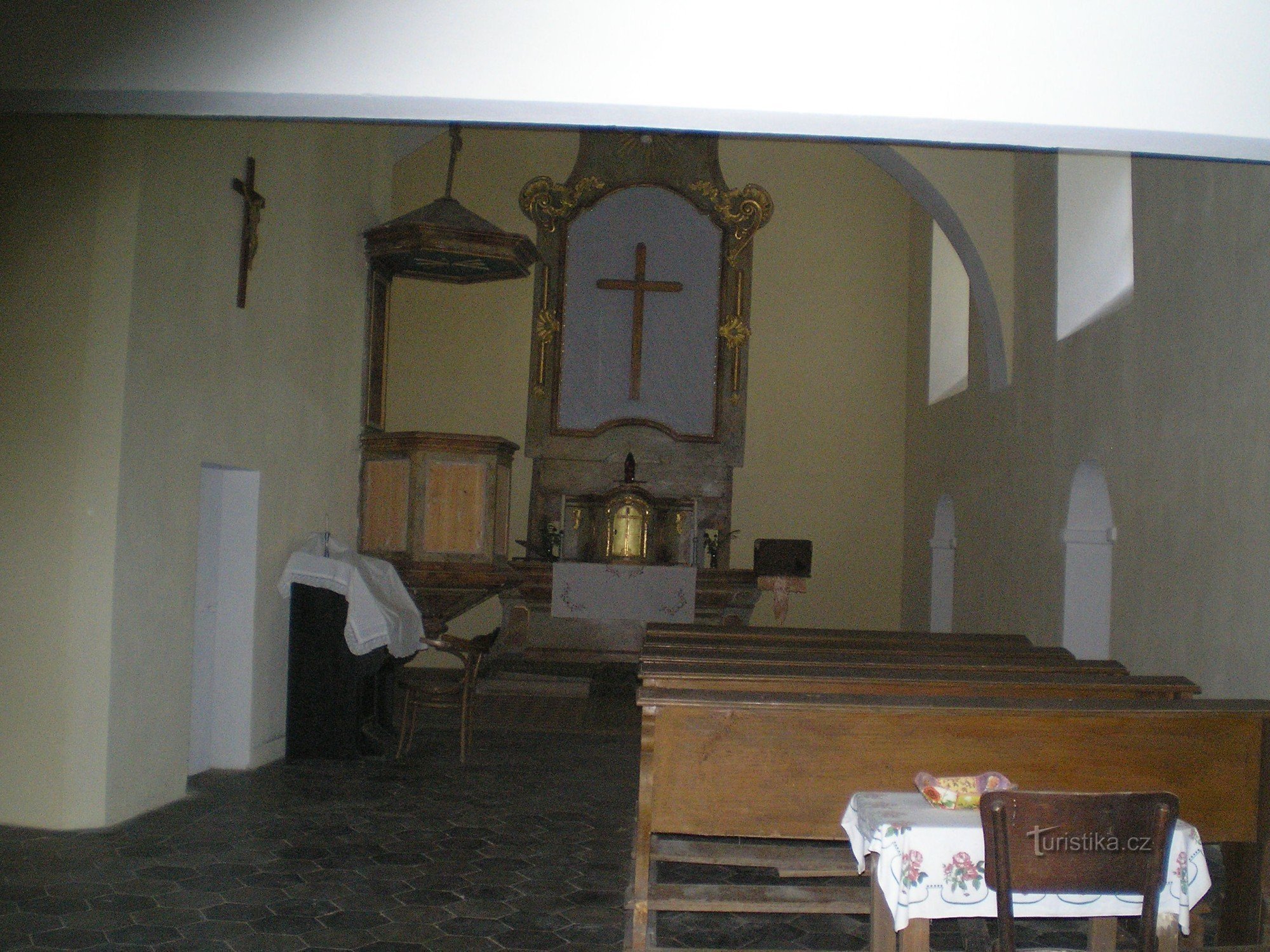 Kirkens interiør