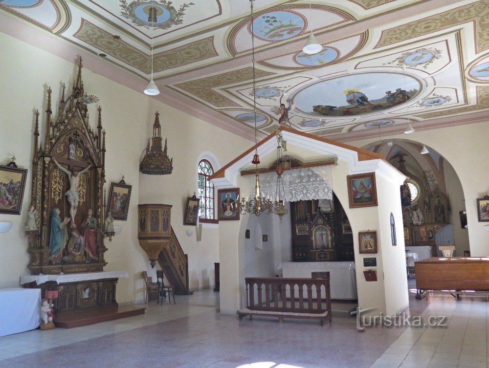 interior de la iglesia