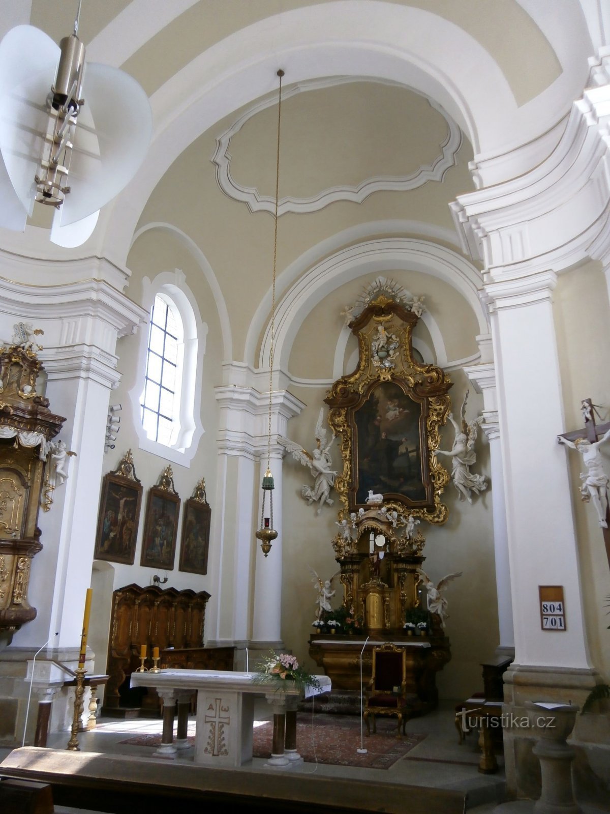Interiør af kirken St. Antonína (Hradec Králové, 23.5.2014. maj XNUMX)