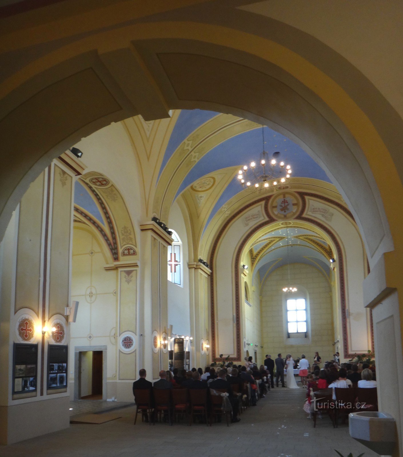 interieur van de kerk van St. Joseph