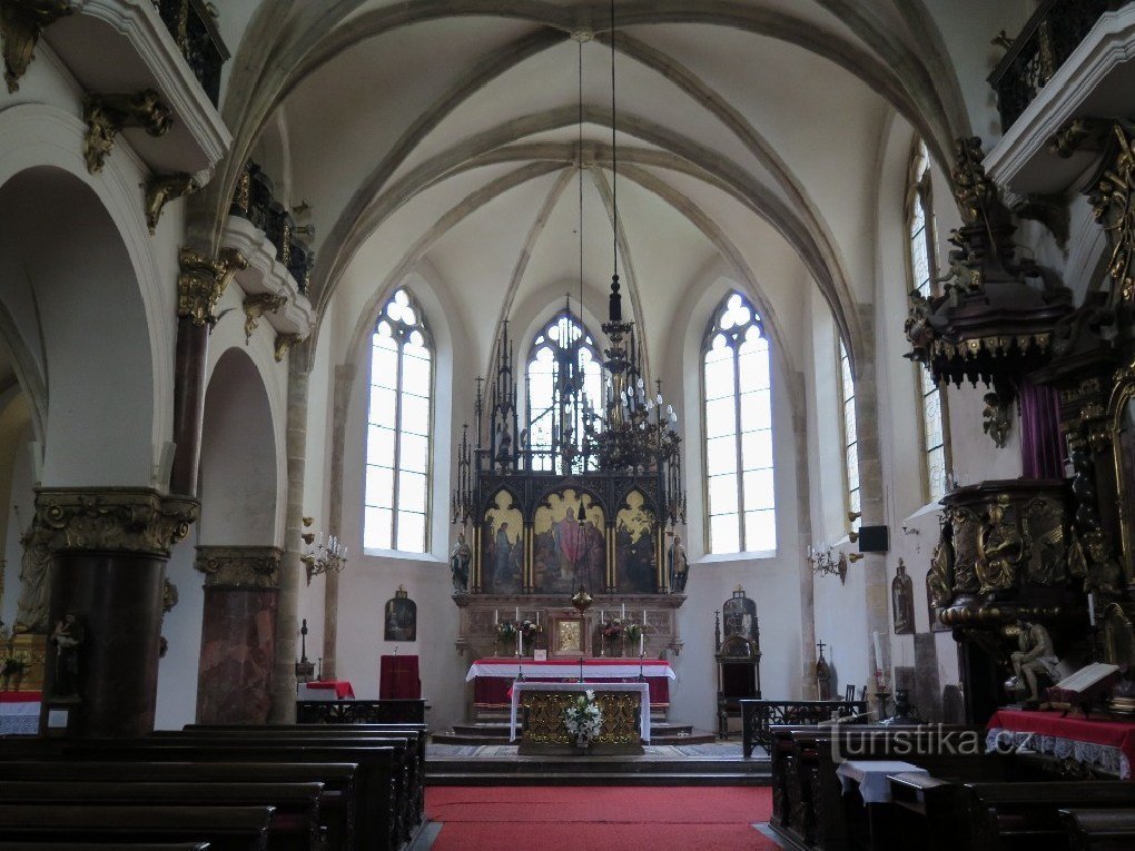 notranjost cerkve sv. Vojtěch