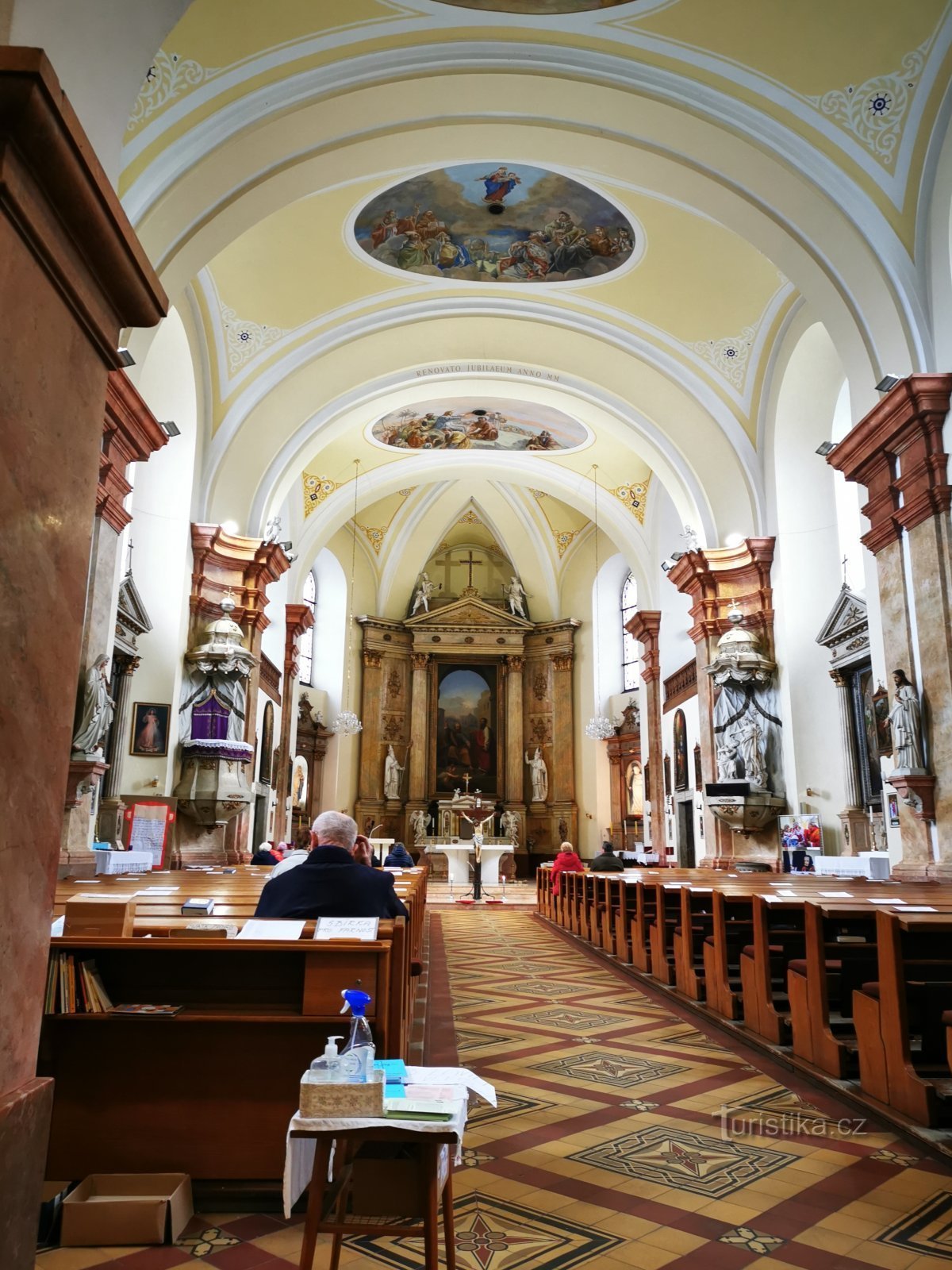 intérieur de l'église