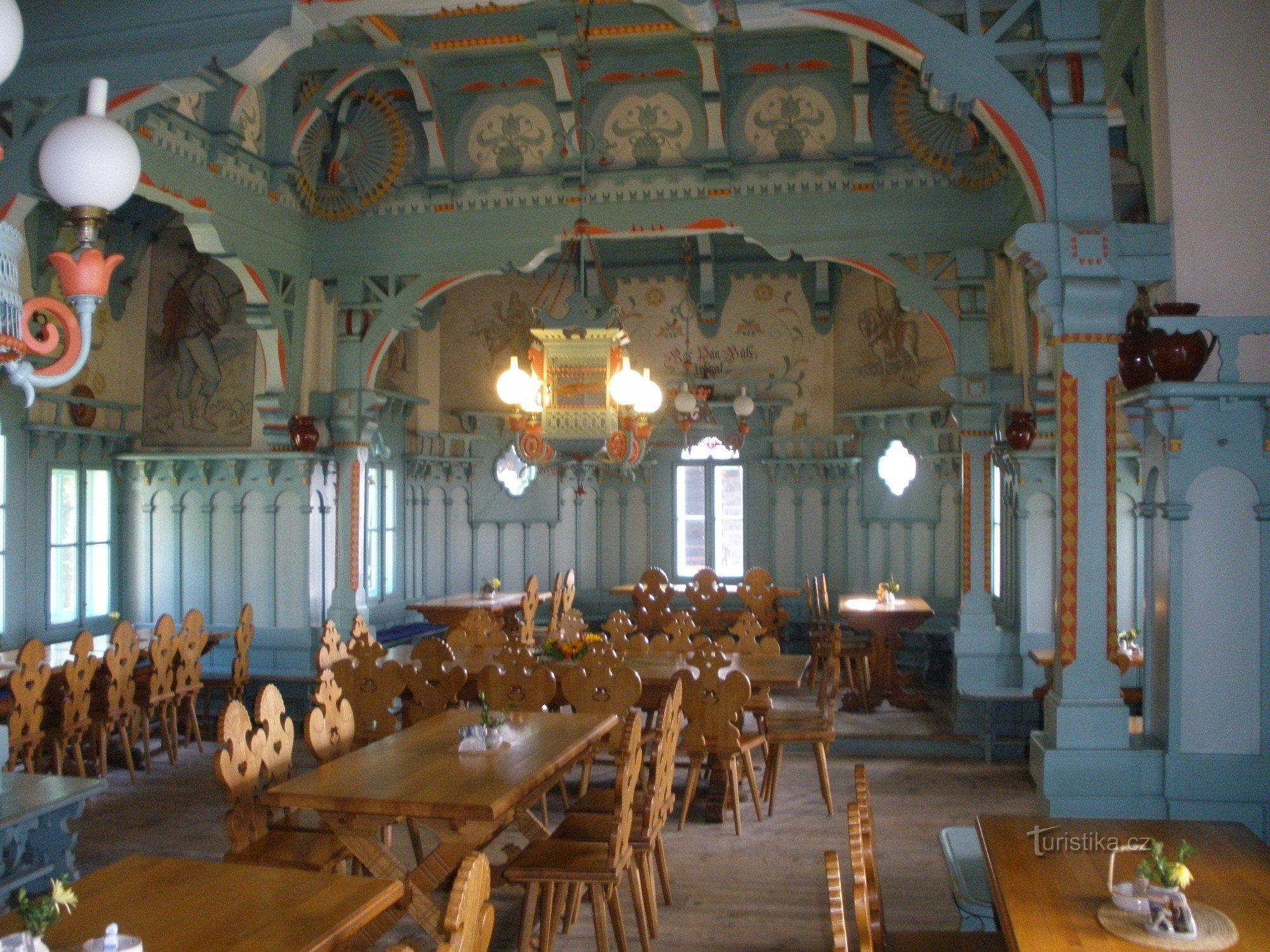 Interiorul restaurantului Libušín