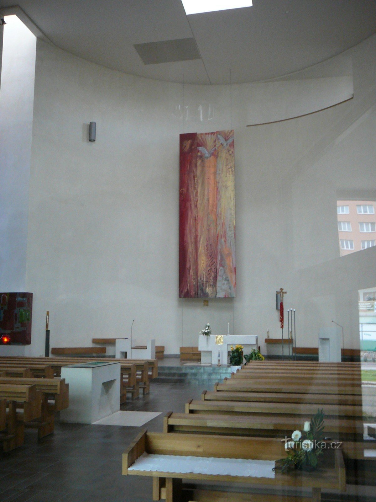 Interieur mit Triptychon und linkem Teil