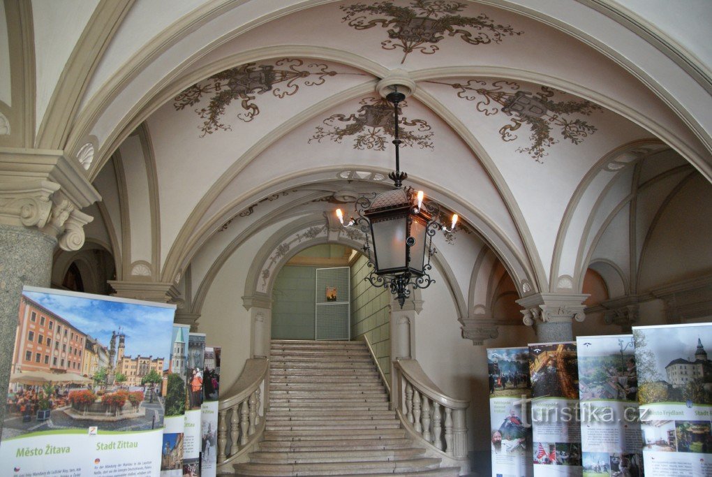 interior - entrance part