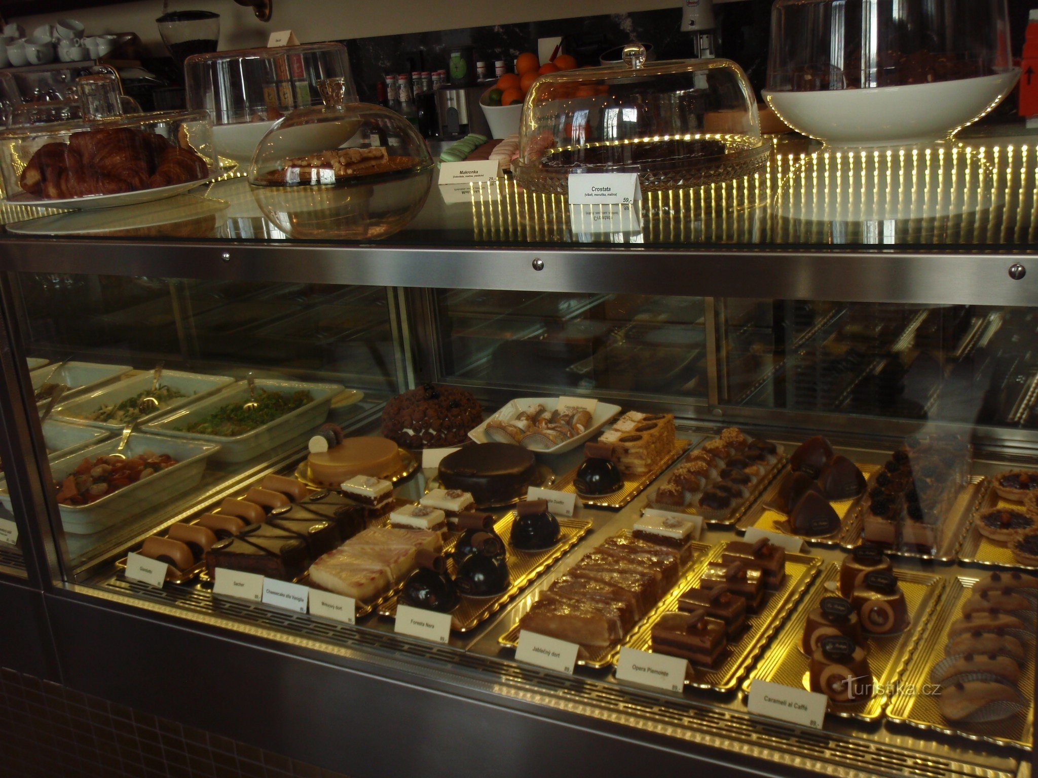 Italian desserts await their lovers...