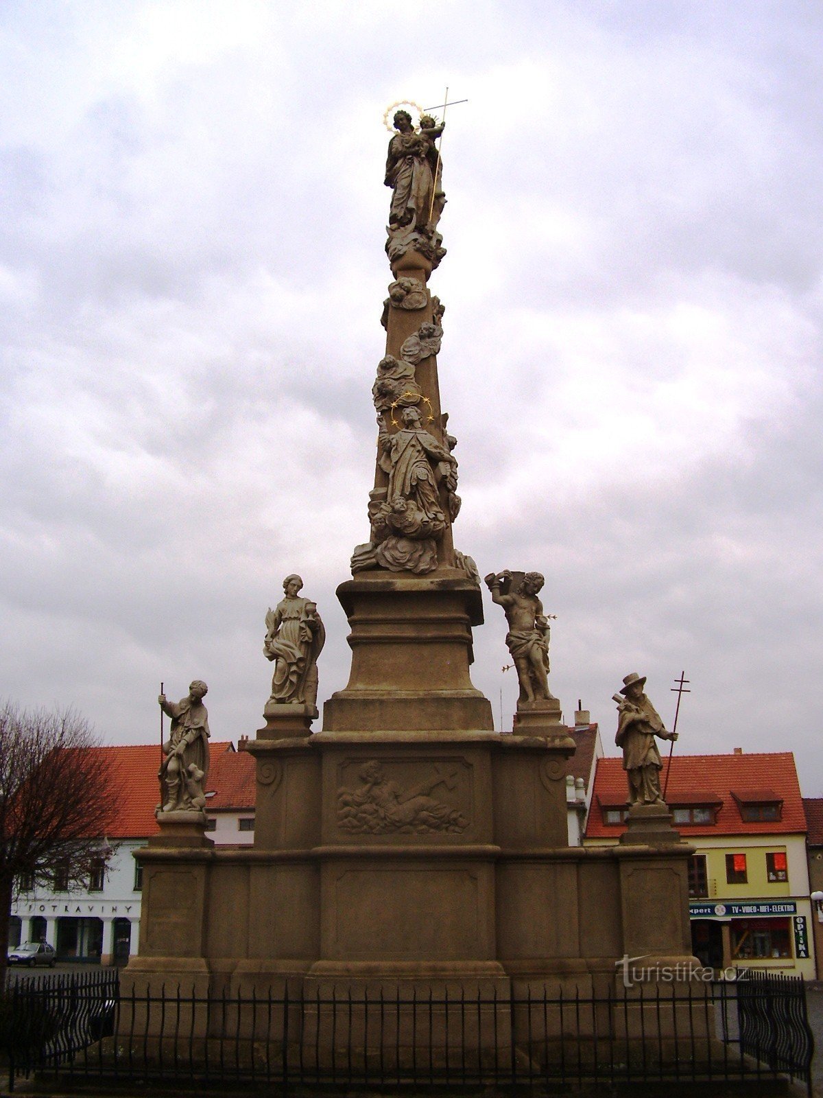 Ivančice - marijanske skulpture