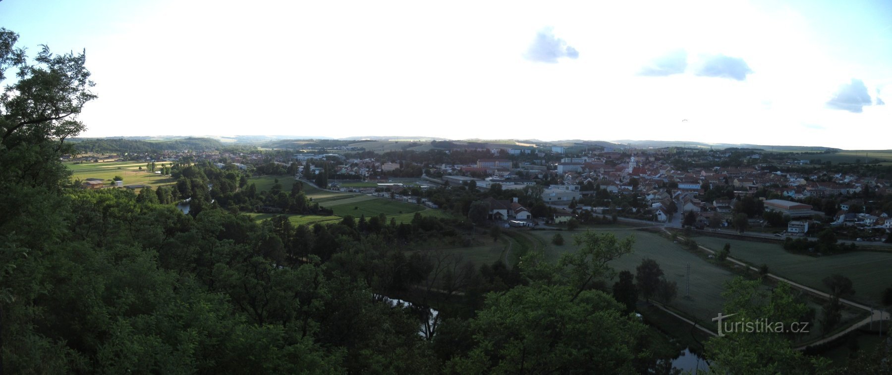 Ivančice - no Reno - fortaleza, parque e torre de observação de Alfons Mucha (Réna)