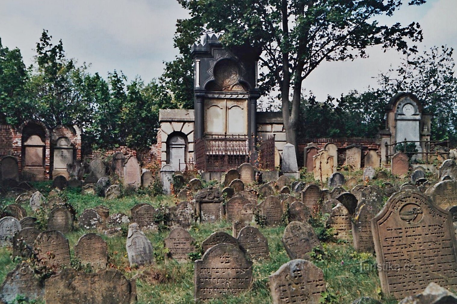 Иванчице - еврейское кладбище