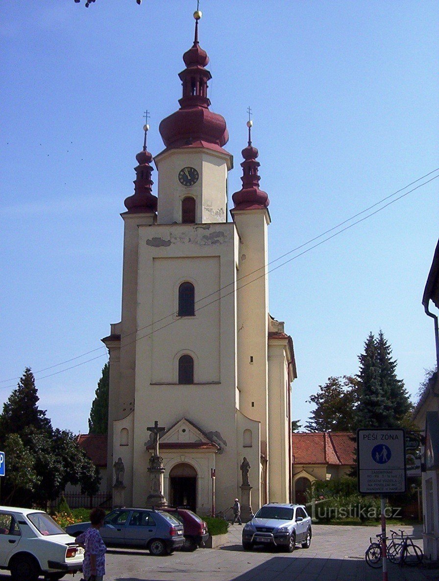 圣伊万诺维采 na Hané 教堂Ondřeje-照片：Ulrych Mir。
