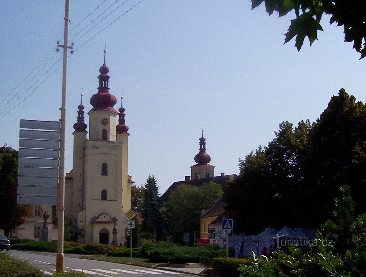 圣伊万诺维采 na Hané 教堂Ondřeje-照片：Ulrych Mir。