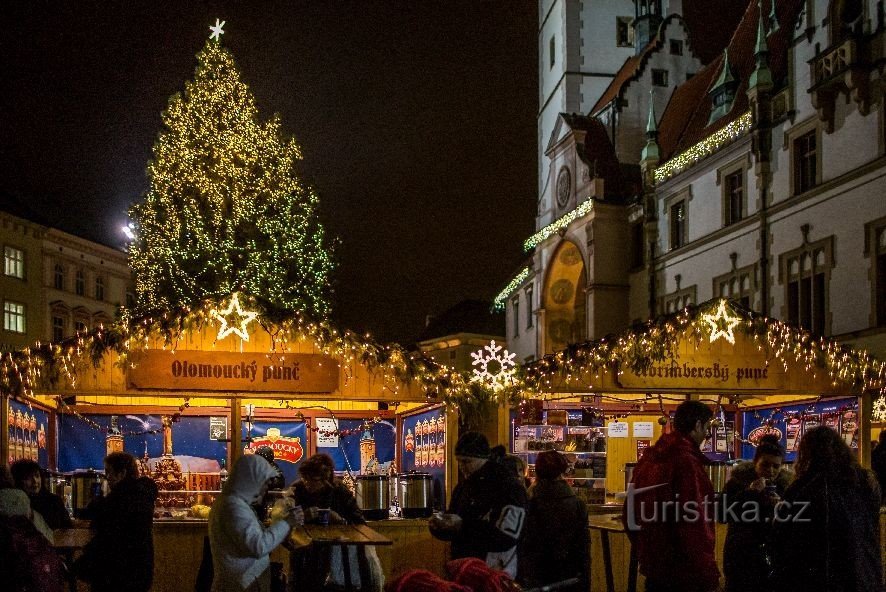 Cách tốt nhất để có được tâm trạng cho Giáng sinh là gì? Trong Advent Olomouc!