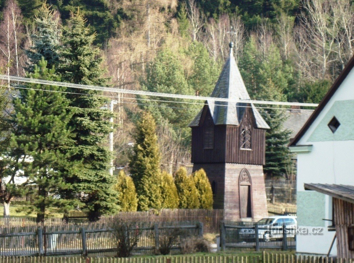 Jamartice-dřevěná zvonice-Foto:Ulrych Mir.