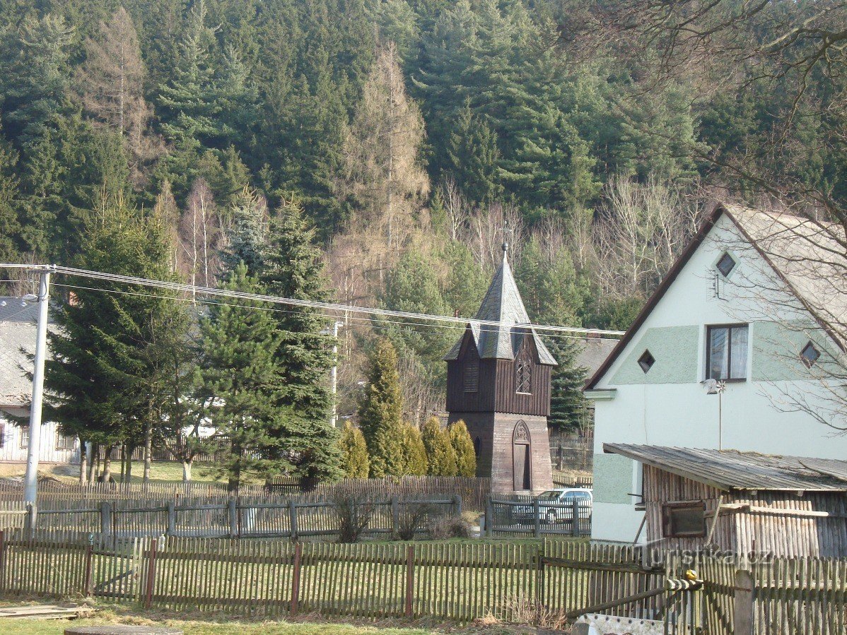 Jamarice-campanile in legno-Foto: Ulrych Mir.