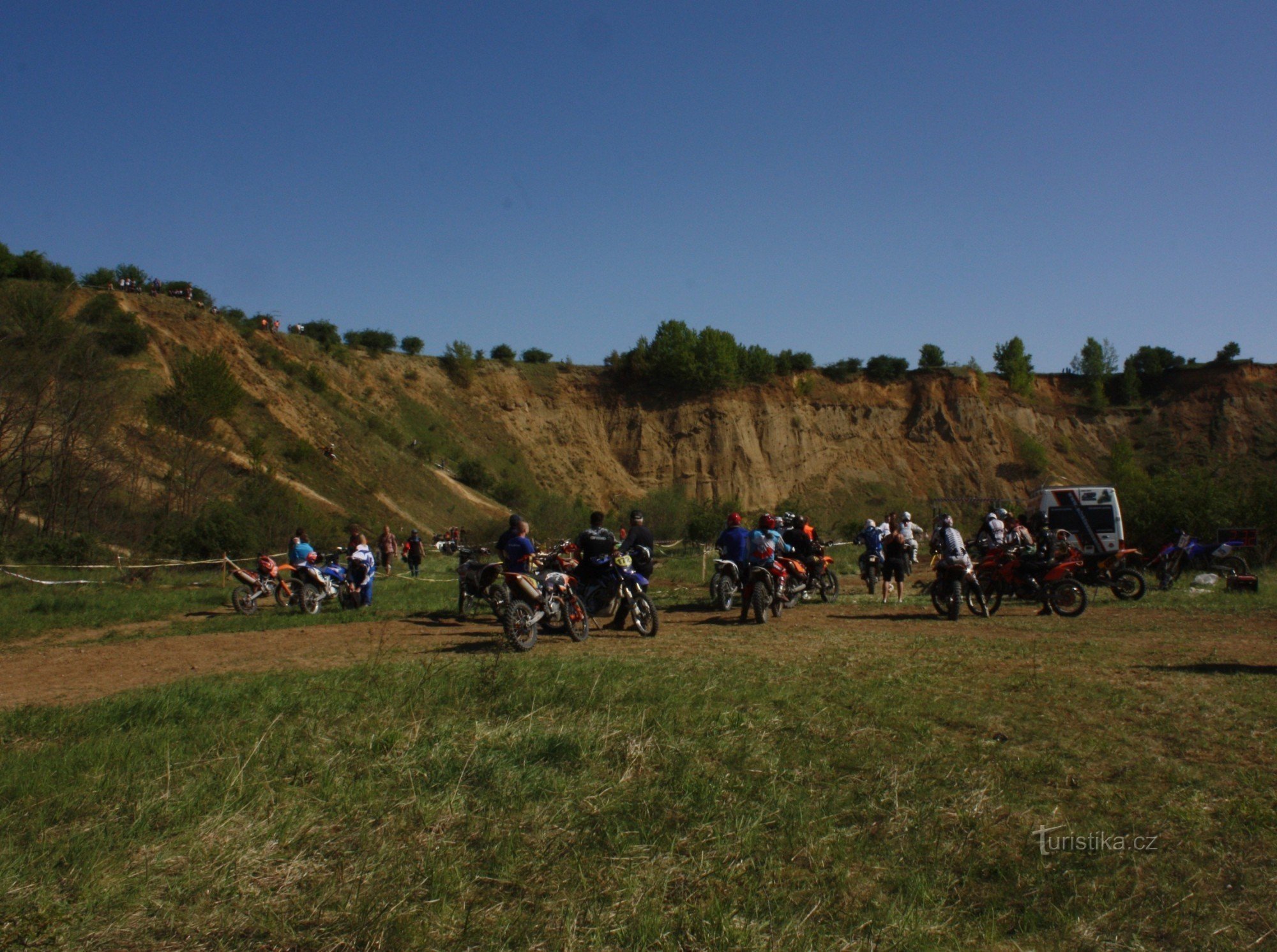 Jámová pískovna Ondratice nedaleko Brodku u Prostějova