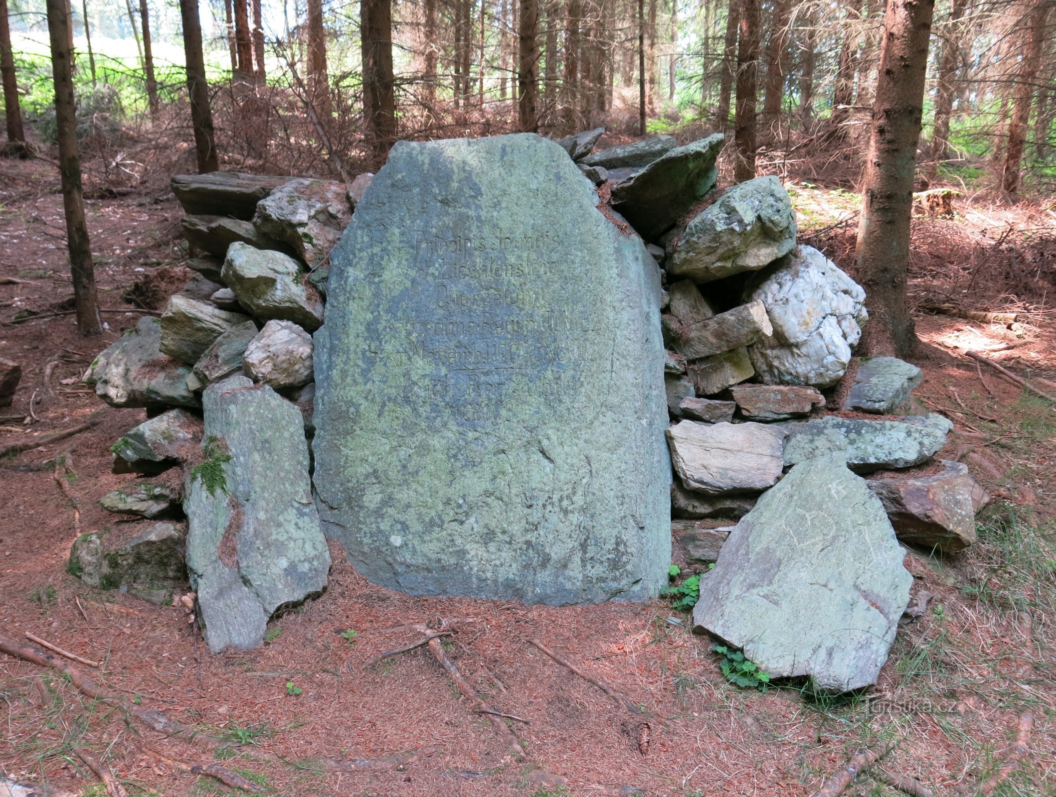 Janoslavice (Rohle) – jubilejni kamni kneza Janeza II. iz Lihtenštajna