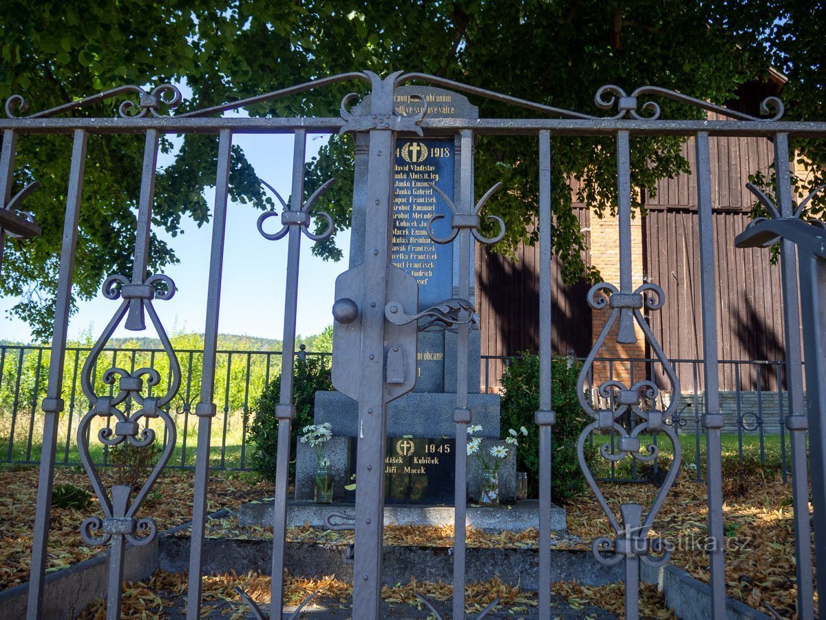 Janousov - Denkmal für die Weltkriege