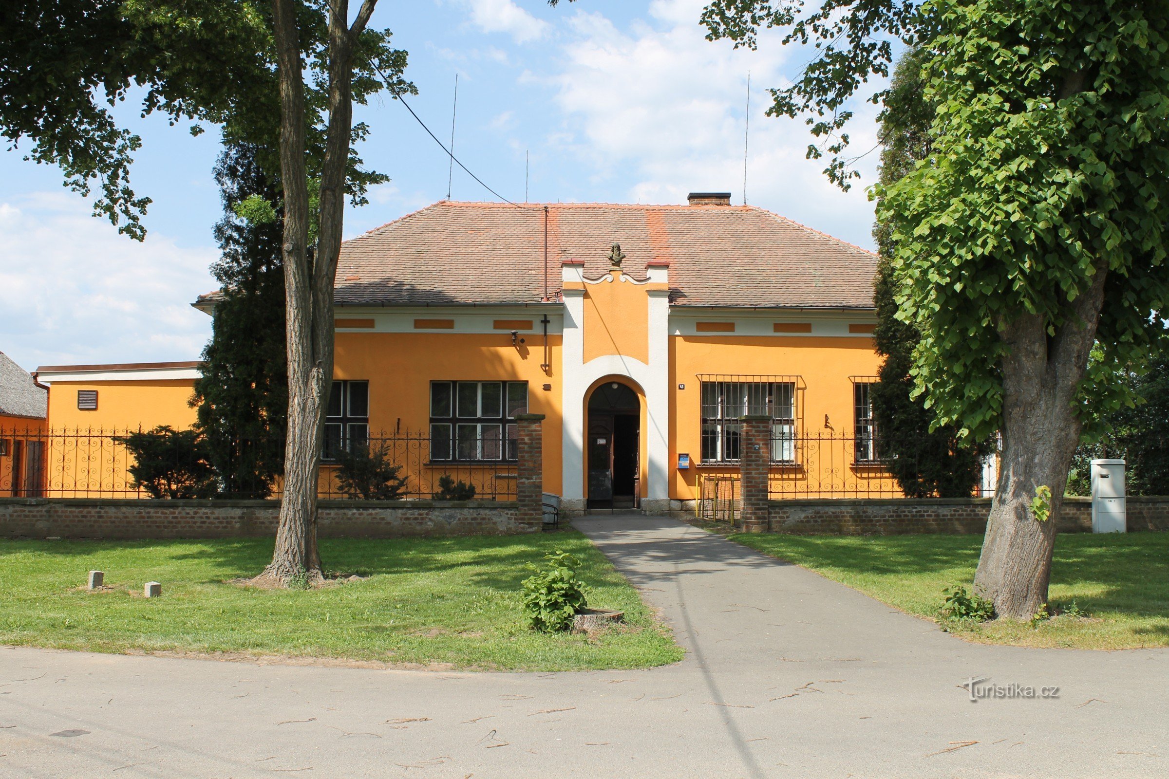 Janovice - entinen koulu