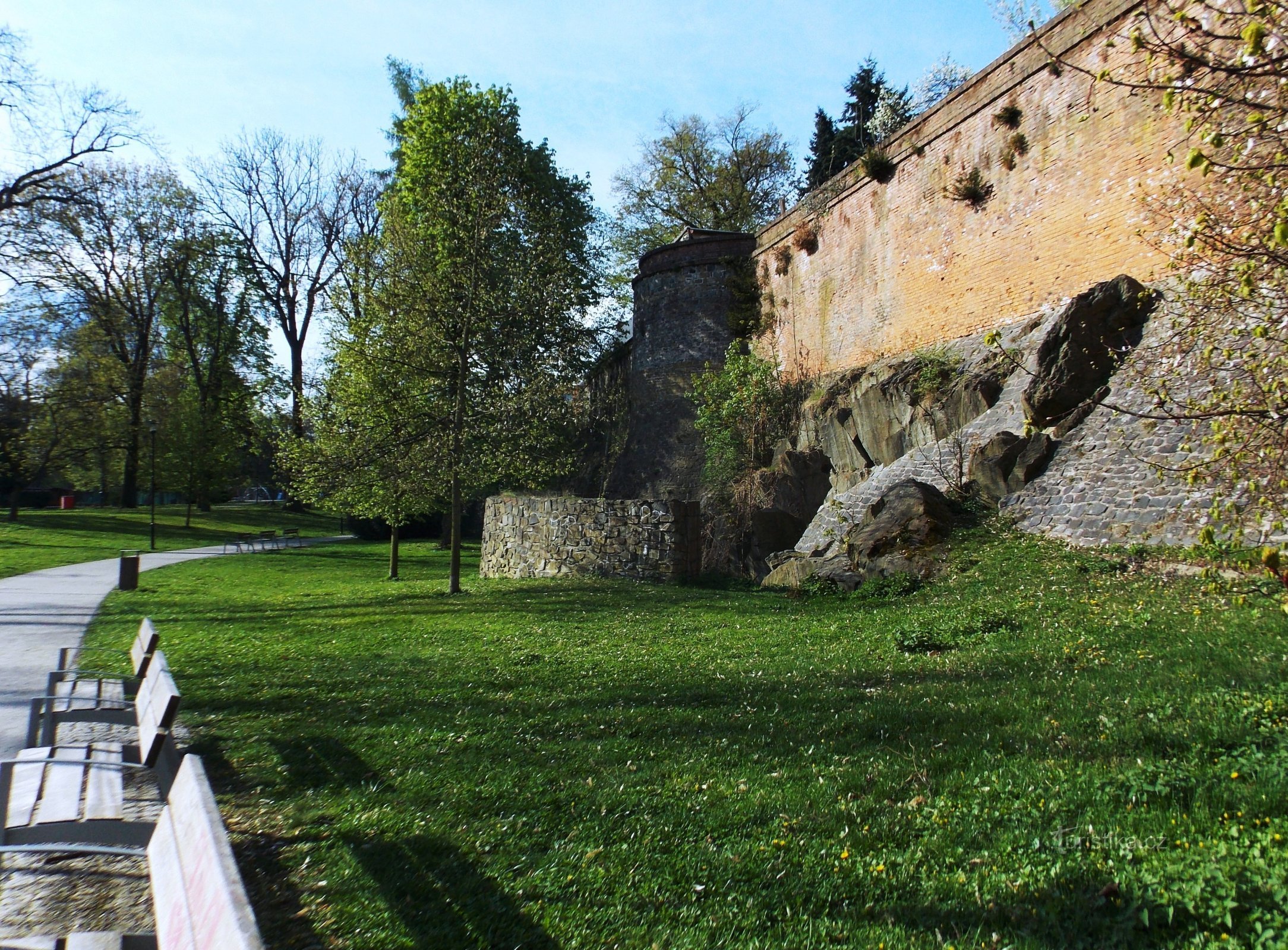 Đi bộ mùa xuân ở Olomouc