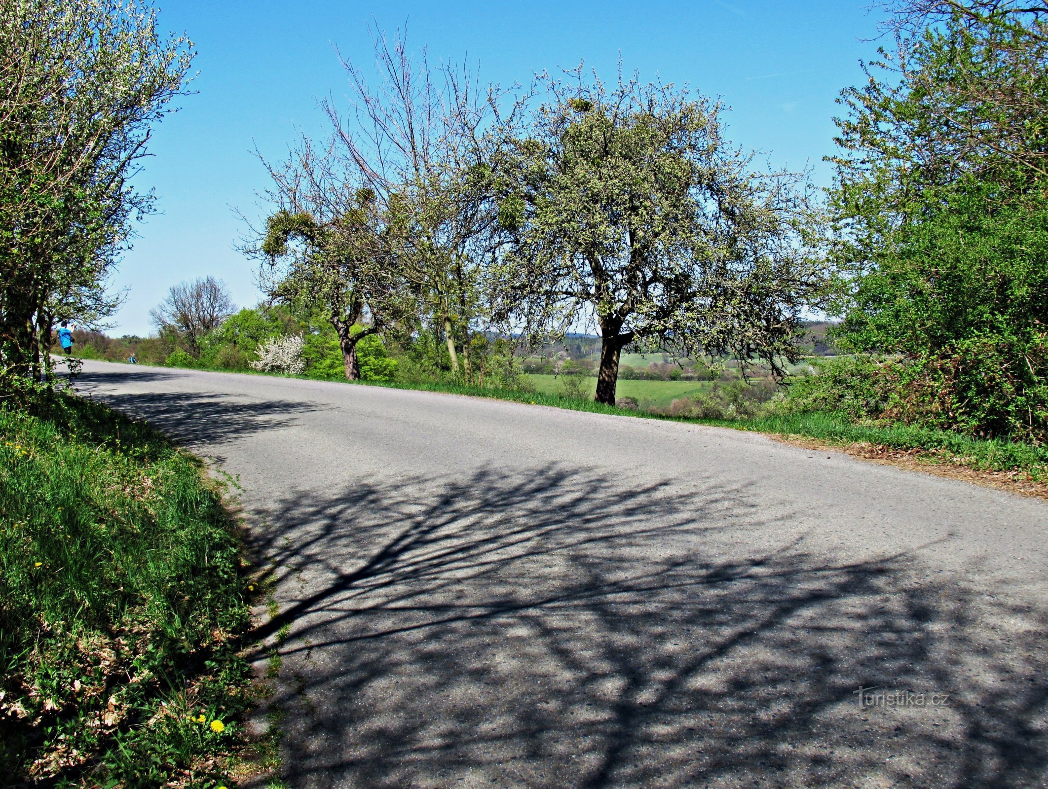 Đi bộ mùa xuân từ Vizovice qua Raková và Zádveřice