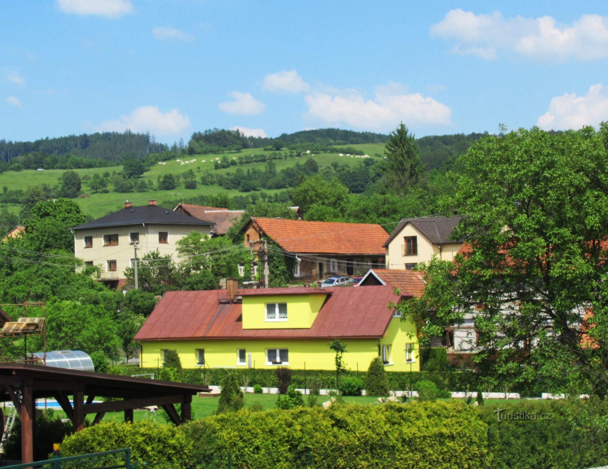 Frühlingswanderung durch das Voralpendorf Jasennau