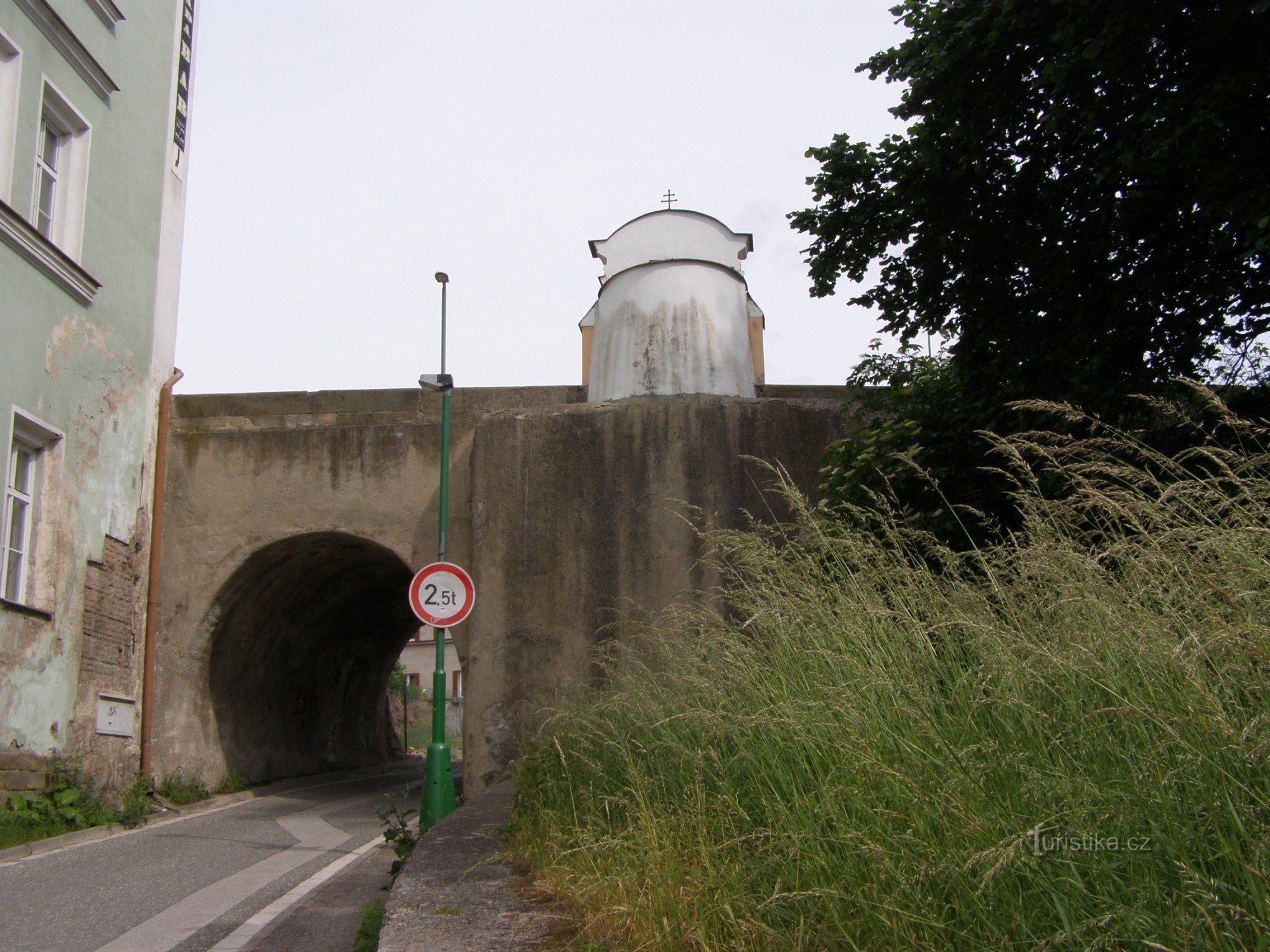 Jaroměř - en bro med ett kapell