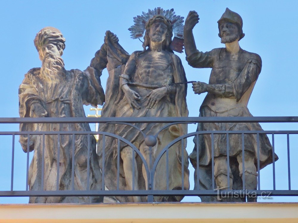 Jaroměřice (near Jevíček) - Pilate's Gate with the Ecce Homo sculpture